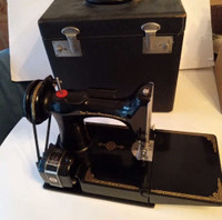 Singer Featherweight 221 Vintage antique 1950 sewing machine