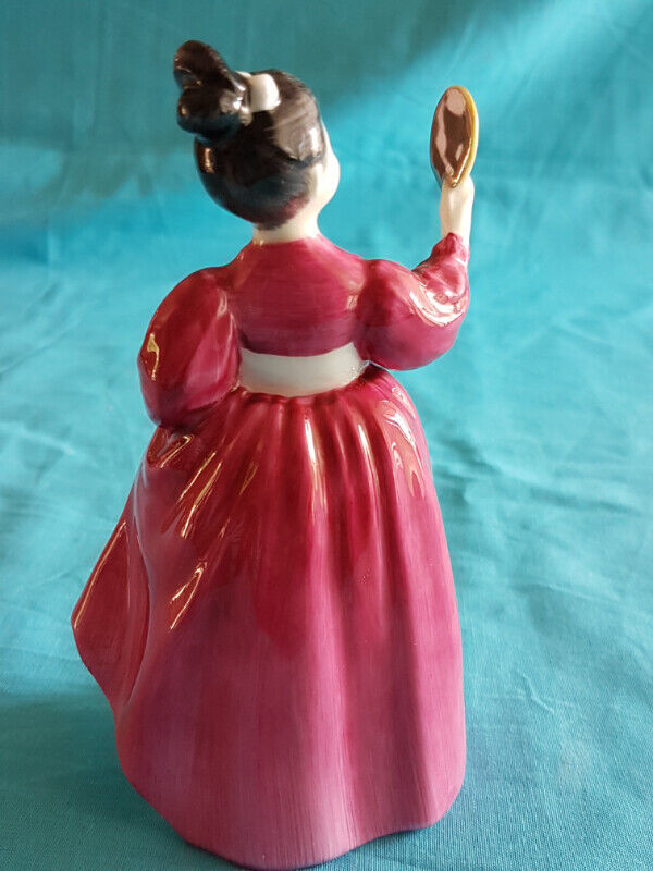 c1992 Royal Doulton figurine VANITY  HN2475 in Arts & Collectibles in Barrie - Image 3