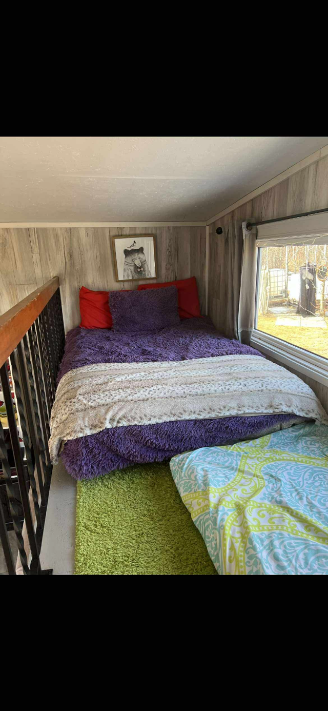 Off grid cabin rental 10 mins from StAlbert. 5 acres, private. in Alberta in Canada - Image 4