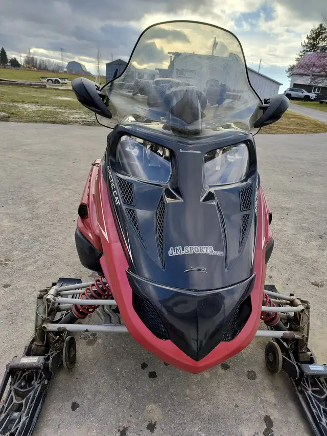 MOTONEIGE ARTIC CAT TZ1 LXR GRAND TOURING 4 TEMPS in Snowmobiles in Trois-Rivières - Image 5