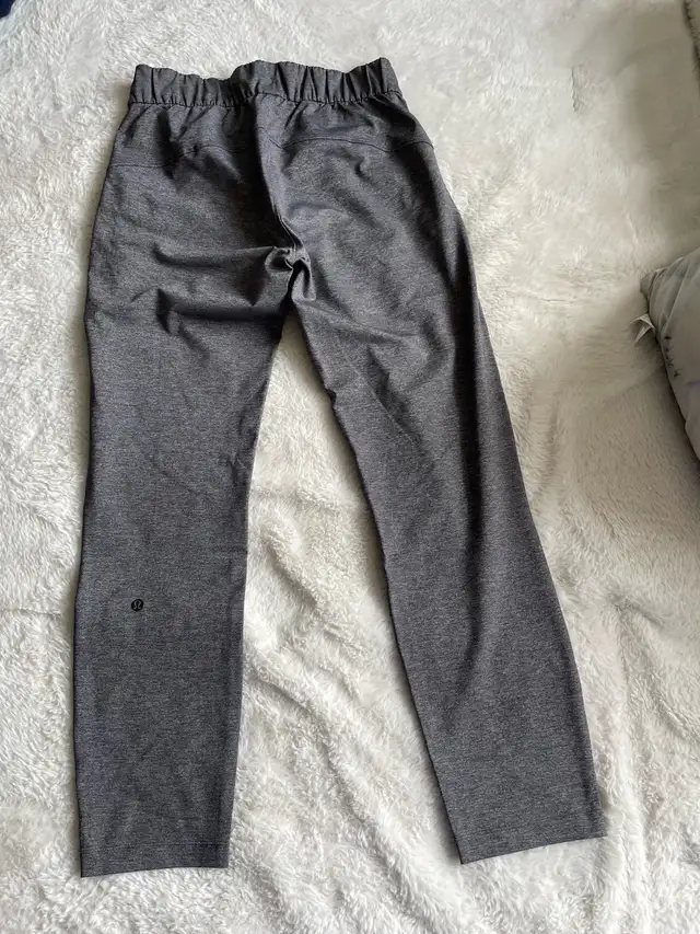 Lululemon On The Fly Pant in Women's - Bottoms in Markham / York Region - Image 3