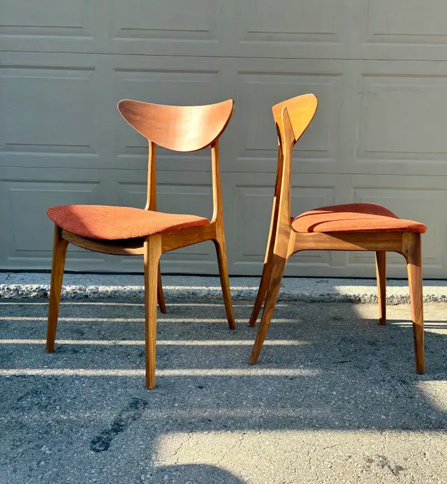 Walnut not Teak Vintage MCM Dining Chairs  in Dining Tables & Sets in Oshawa / Durham Region - Image 8