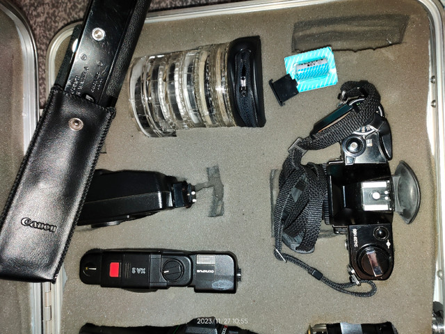Canon AE-1, Olympus xa 2, SET, 5 Lenses, accessorie in in Cameras & Camcorders in Edmonton - Image 4
