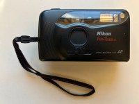 Nikon Fun Touch 3 Black Auto-Focus 32mm Lens Buit-in Flash Point