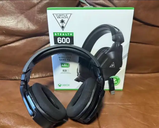 Turtle beach stealth 600 gaming headset  in Xbox Series X & S in City of Montréal - Image 2