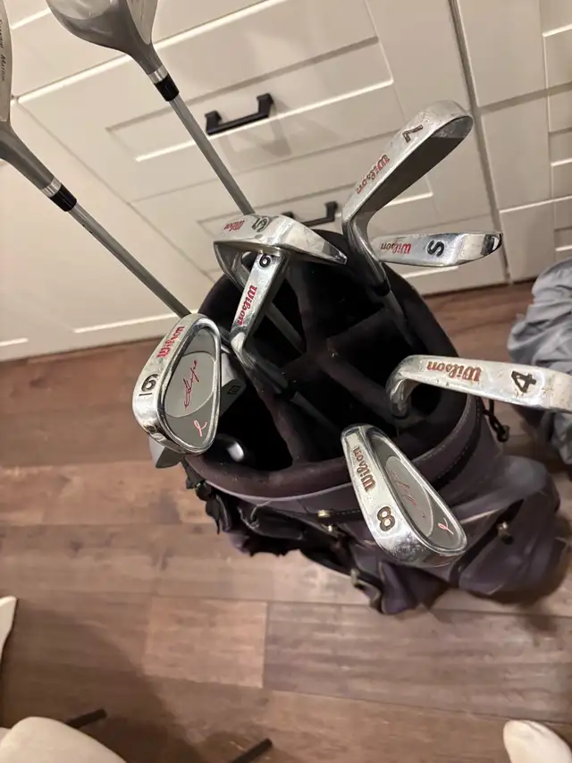 women’s right handed golf clubs and bag  in Golf in Guelph - Image 8