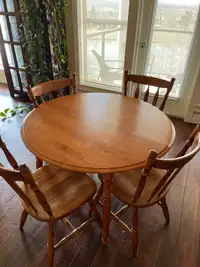 Kitchen table and 4 chairs 