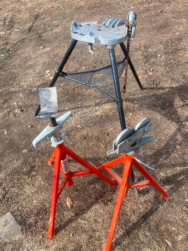 Ridgid pipe stands and tri stand in Hand Tools in Renfrew