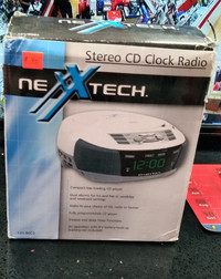 NEXXTECH STEREO CD CLOCK RADIO