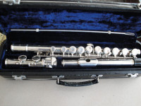 ANDRE BARDOT FLUTE SILVER PLATED IN GREAT CONDITION +CASE  $220