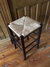 Woven Seat Single Stool