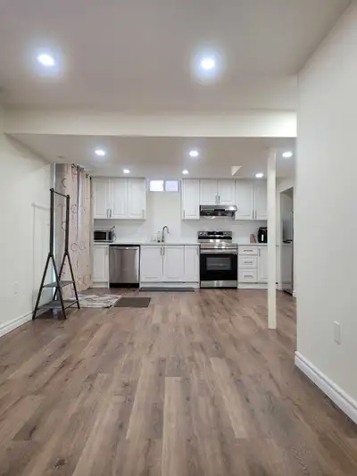 Beautiful Walkout Basement Apartment for Rent In Keswick Spacious and bright walkout basement featur...
