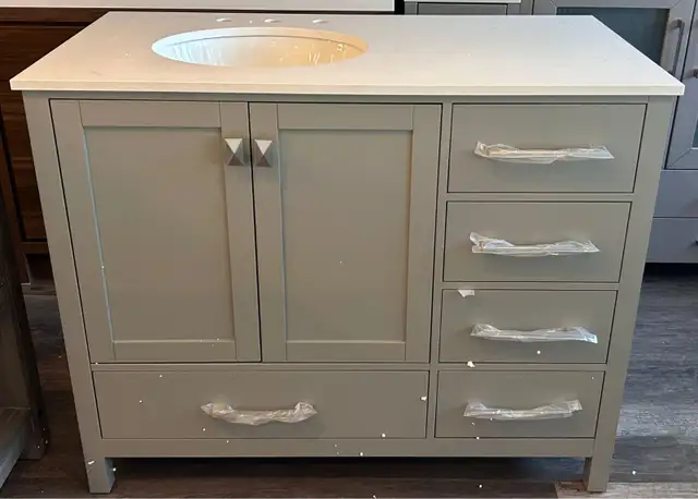 BRAND NEW Irene 42'' Single Bathroom Vanity in Bathwares in Oakville / Halton Region - Image 9