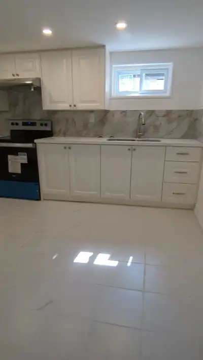 Beautiful 2-bedroom + 1 den unit for rent