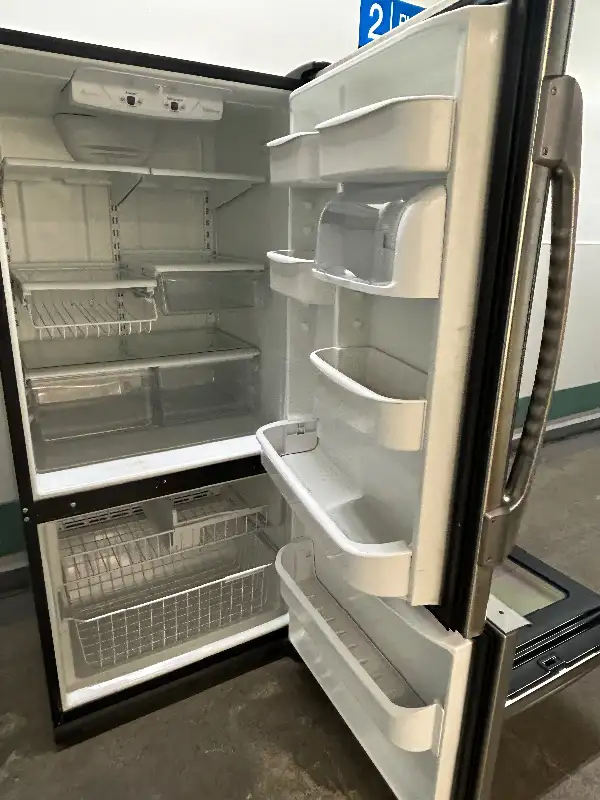 Réfrigérateur et cuisinière parfaits et de taille standard, cuis in Stoves, Ovens & Ranges in City of Montréal - Image 6