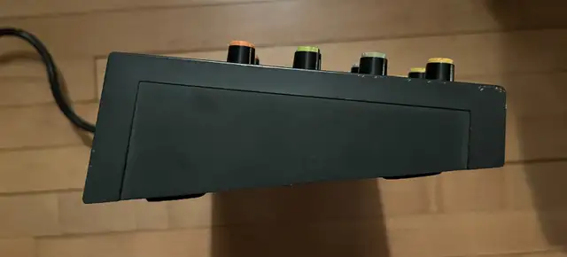 Mixer Boss BX-600 6 channel stereo mixer in Pro Audio & Recording Equipment in Sherbrooke - Image 3