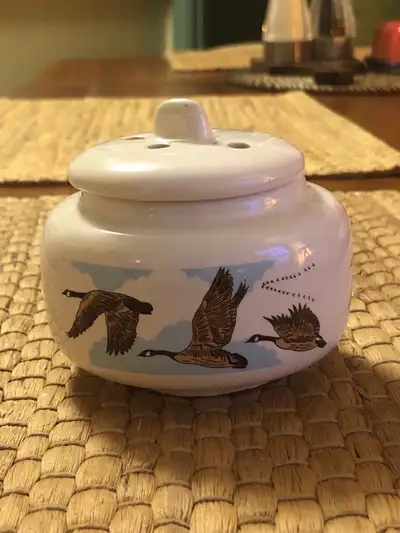 MCM Ceramic Container With Lid & Canada Geese Motif 3 1/4”h x 2 1/4”diameter top Follow on instagram...