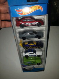 Hot Wheels Police Pursuit 5 Pack (2014) w/exclusive Honda Civic