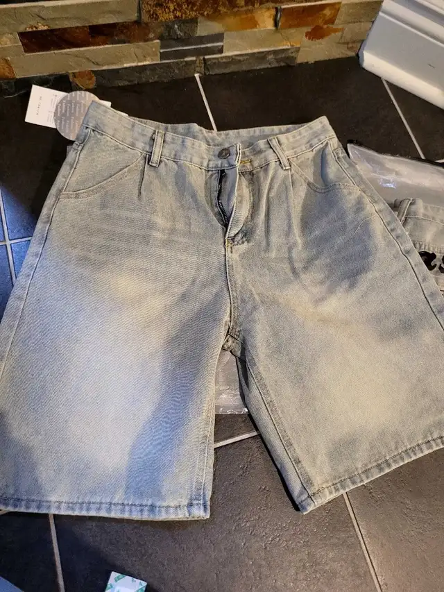 Men, Apparel Demin Shorts in Men's in Oshawa / Durham Region - Image 5