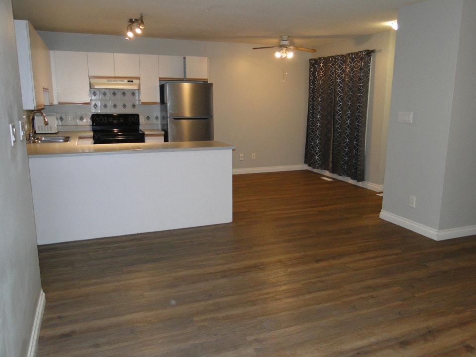 Three bedroom house for rent in Calder 4