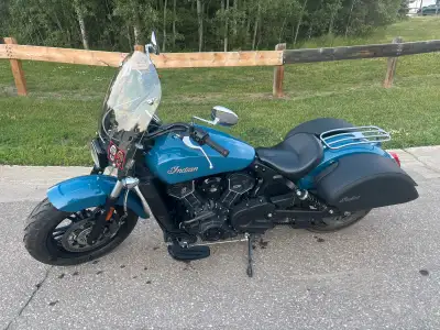 2022 Indian Scout 60 ABS, add ons-floorboards/windshield/ bags/luggage rack, new tires last fall. Gr...