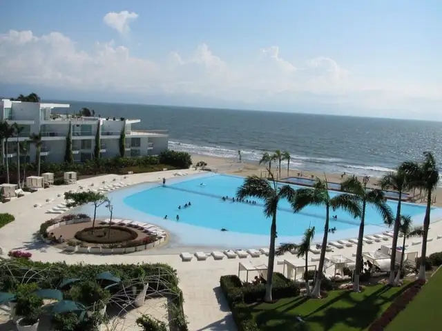 Beach front condo, Nuevo Vallarta in Mexico in Canada - Image 10