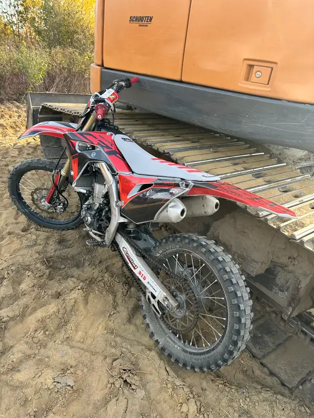 2020 CRF450R in Dirt Bikes & Motocross in Ottawa - Image 8