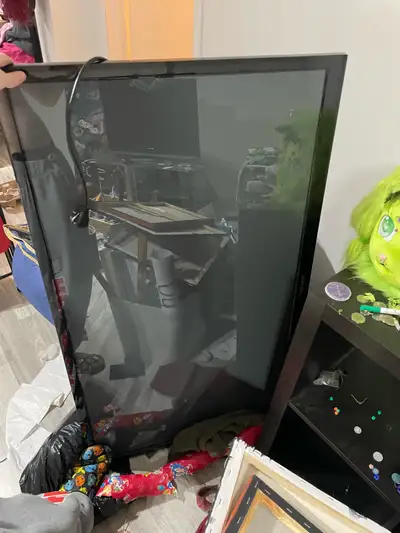 55 inch Samsung tv great condition with wall mount., View more