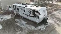 Mint 2021 Arctic Fox 25Y travel trailer - like NEW