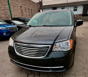 2012 Chrysler Town & Country SAFETY+2YEARS WARRANTY INCLUDED