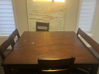 6/7 seater wooden dining table 