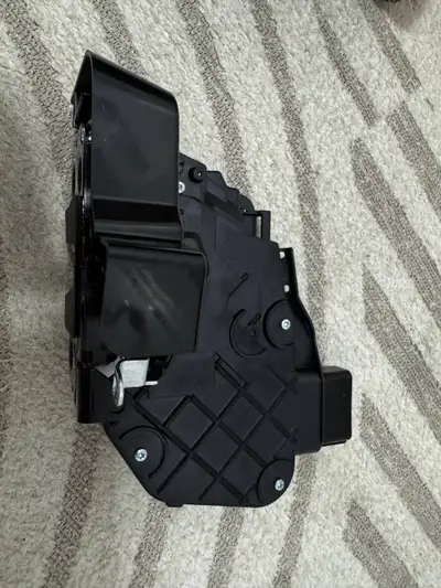 Front Right Door Latch Lock Actuator for Land Rover LR2 / LR3 / LR4 / Range Rover – New Price: $25 ✅...