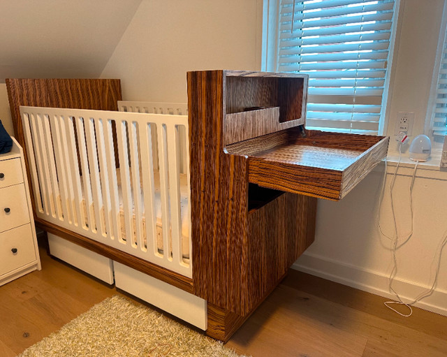 Baby combo crib with the change table and storage. in Cribs in City of Toronto - Image 2