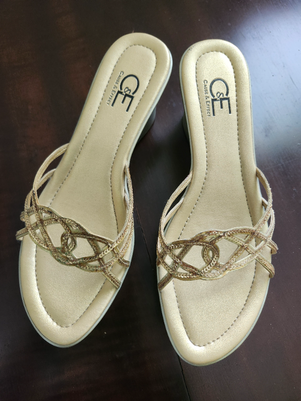 gold sequin slip on sandals / shoes size 8 in Women's - Shoes in Kitchener / Waterloo - Image 7