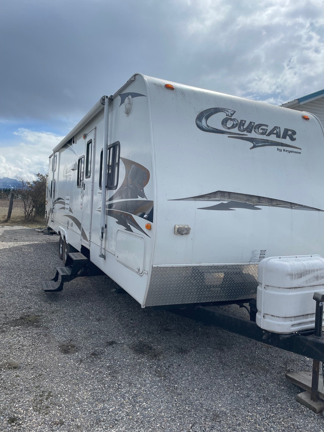 2006 Keystone Cougar 301BHS in Travel Trailers & Campers in Cranbrook - Image 2