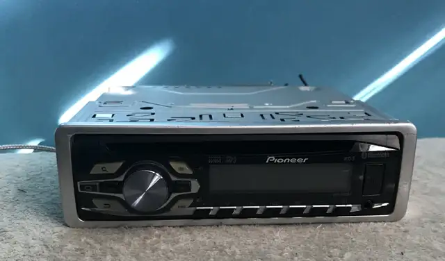 pioneer Bluetooth stereo CD player radio in Stereo Systems & Home Theatre in Delta/Surrey/Langley - Image 2