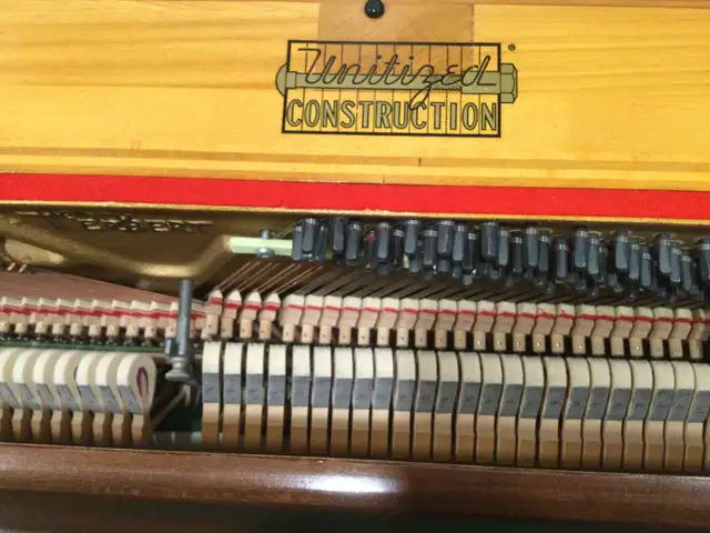 Upright Piano in Pianos & Keyboards in City of Toronto - Image 5