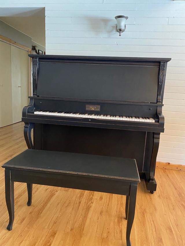 Bell upright piano  in Pianos & Keyboards in Winnipeg - Image 2