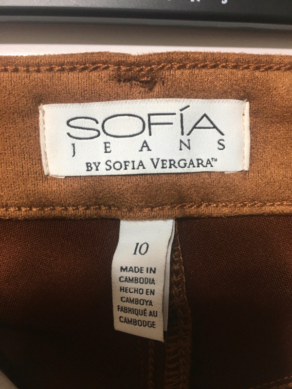 SOFIA BY SOFIA VERGARA (Size 10) Melíssa High Waisted Flare Bell in Women's - Bottoms in Ottawa - Image 4