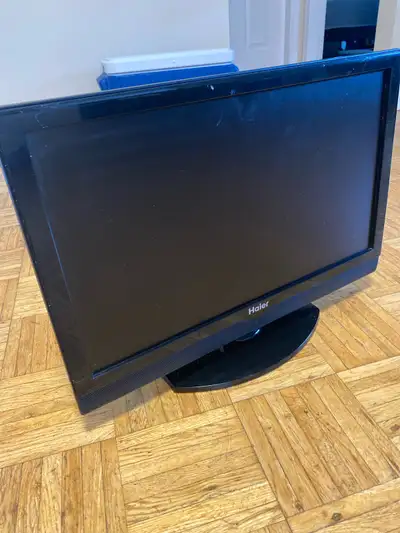For Sale: Haier 22” Monitor/TV – HDMI & VGA – Fully Functional Selling a Haier 22-inch flat-screen m...