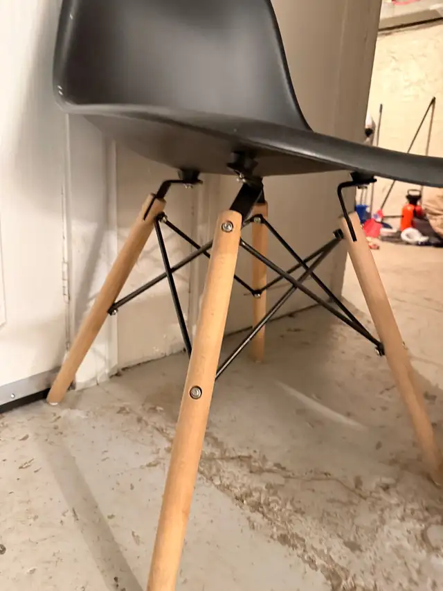  Black chairs with wood legs in Chairs & Recliners in Hamilton - Image 3