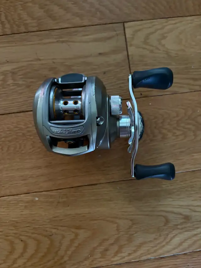 Daiwa Fishing reel in Fishing, Camping & Outdoors in Owen Sound - Image 3