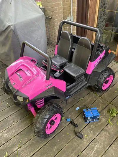 It’s Peg Perego Polaris Ranger RZR 900 Ride-on Vehicle for kids. It’s used kids toy New at store 560...