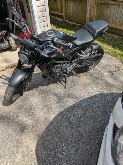 Sell my CB have all stock part new exhaust and removed the back tail thing it comes with. 4800 ish k...
