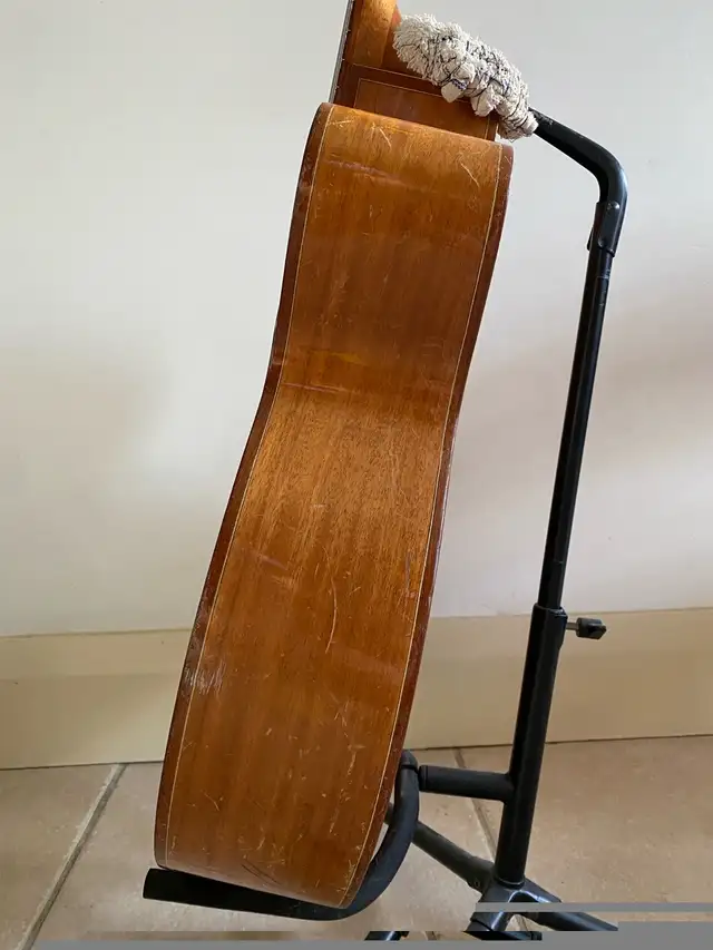 Custom acoustic Guitar by Olivier Breton in Guitars in City of Montréal - Image 7