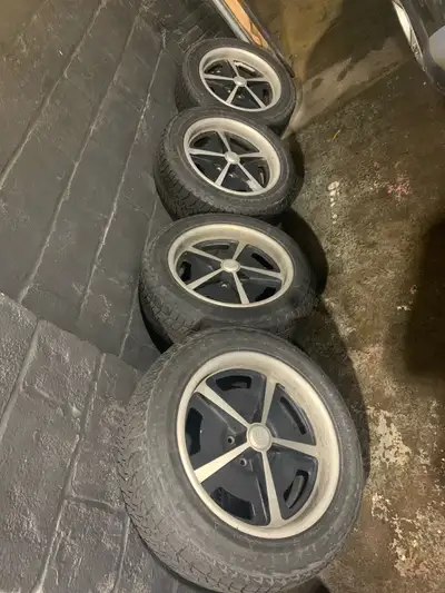 18” alloy wheels Bolt pattern 5x115 Tires 235/55R18 winter No bends or cracks Upgraded wheels on my...