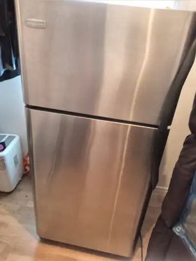 refrigerateur de marque Frigidaire, View more