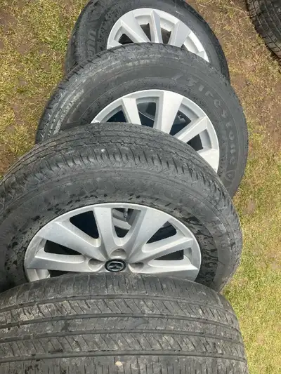 Size: 17x7J Tire size: 225/65/R17 Offset:50 Centre bore: 67.1mm Bolt pattern: 5x114.3 Off of a 2020...