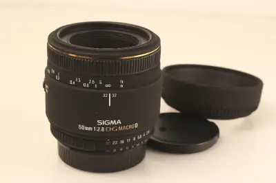 シグマ 18-300mm F3.5-6.3 DC MACRO OS HSM 83 ads for nikon f mount lens in All Categories in Toronto