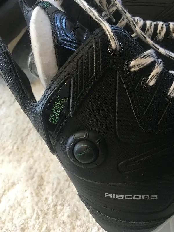 Reebok Pump Skates Size: Shoe 8Skate 6.5  $150 USED ONE TIME ONL in Hockey in Mississauga / Peel Region - Image 3